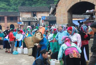 marche ethnique dong van