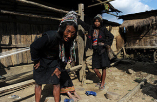 chez les opa phongsaly laos