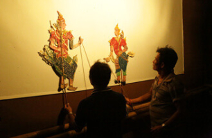 directeur du theatre ombres champassak