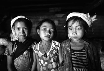 enfants hmong ma pi leng