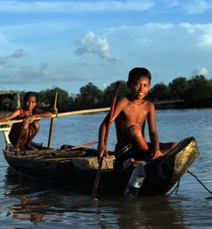 Enfants dans un village de Boping au Cambodge