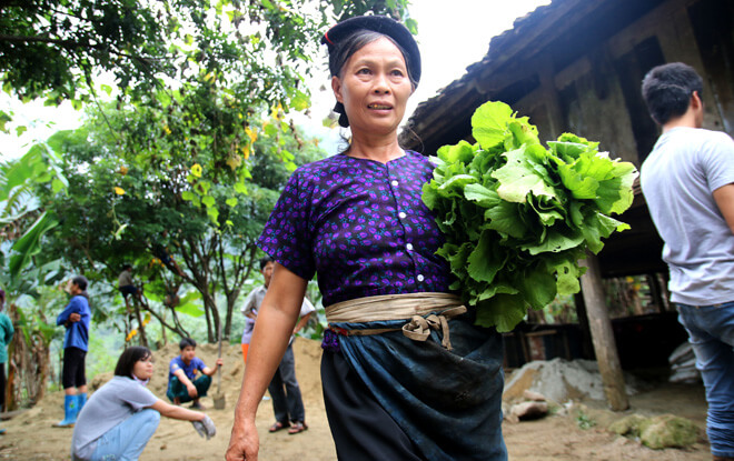 Femme Nung dans la province de Cao Bang 