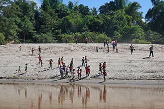 enfants plage pakbeng
