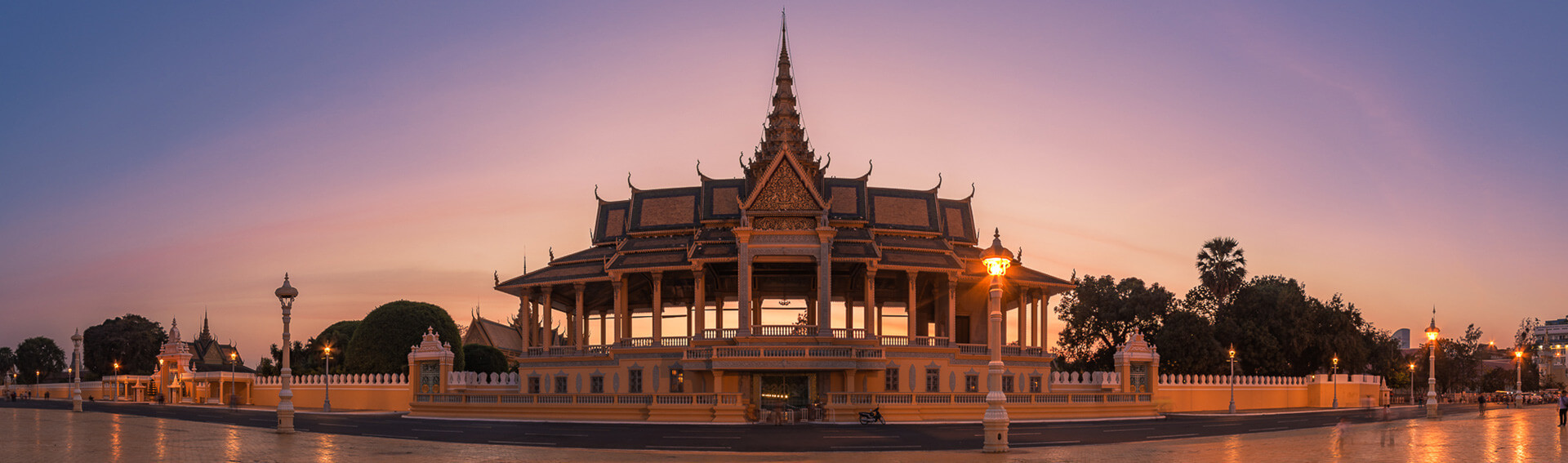 palais royal phnom penh cambodge