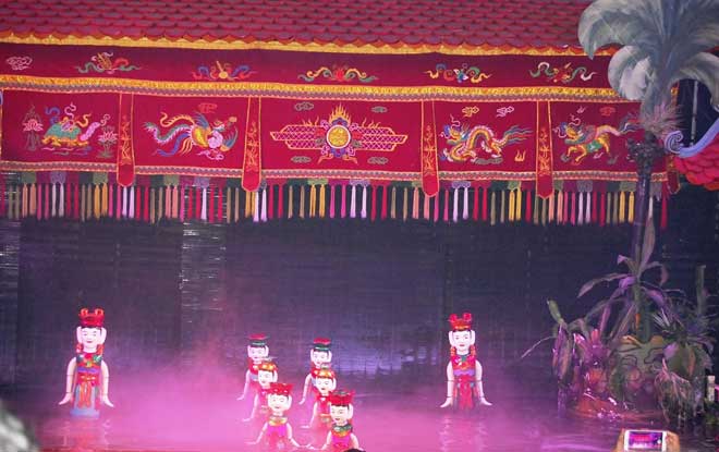 Spectacle des marionnettes sur l'eau à Hanoi