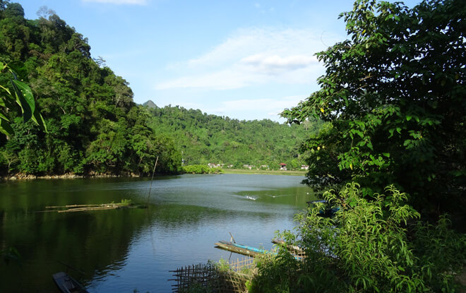 lac de Ba Be au Nord du Vietnam 
