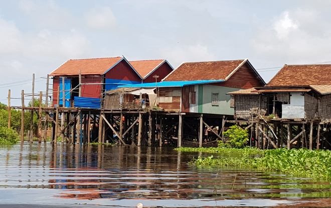 Village flottant sur le lac Tonlé Sap