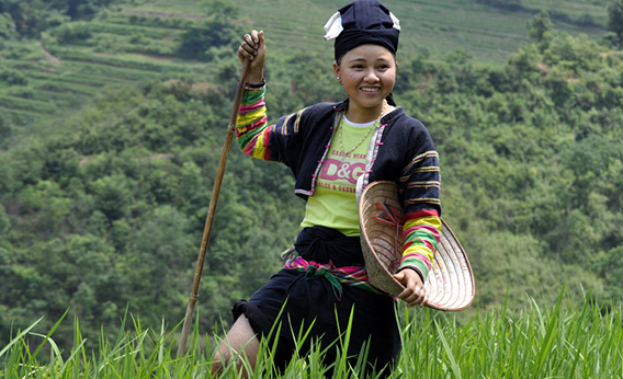 Femme Lolo noir à Cao Bang, nord Vietnam