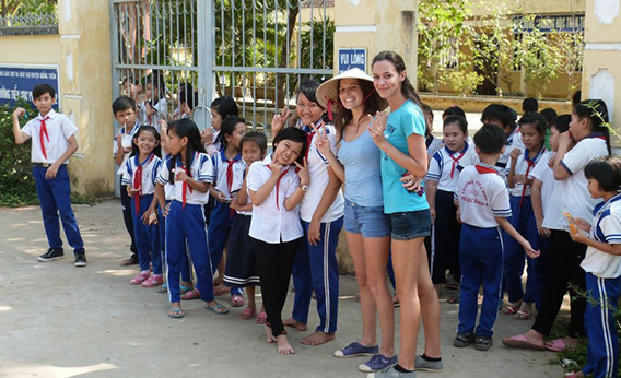 Rencontre avec des collégiens dans le Delta du Mékong
