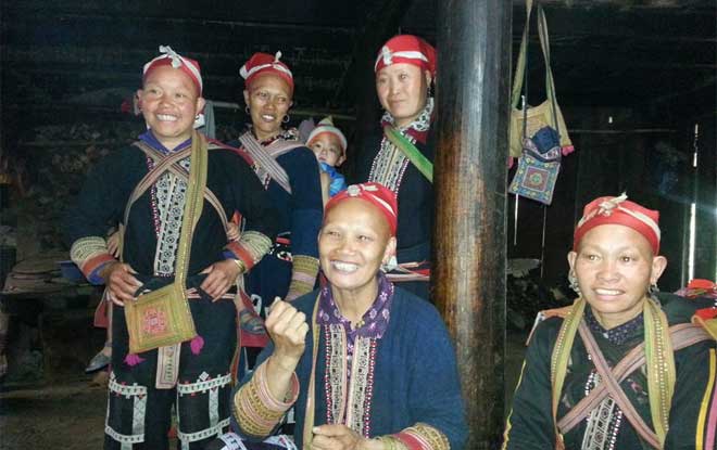 Echanges authentiques chez les Daos rouges