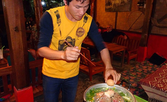 Expérience du barbecue laotien à Nongkhiaw