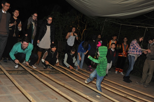 la danse traditionnelle « nhảy sạp » au Vietnam 