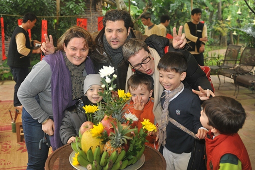 Une joyeuse fête du Têt traditionnel à Tam Coc Garden