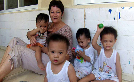 Nous avons travaillé dans l'orphelinat où nous avons adopté nos enfants