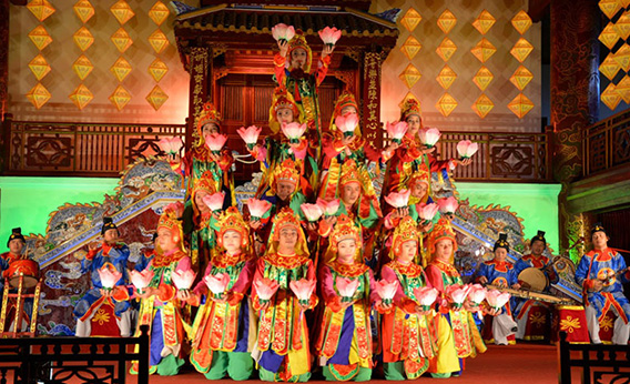 Spectacle de musique traditionnelle dans la cité impériale de Hue