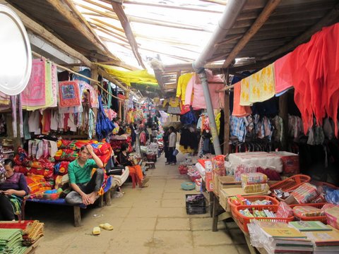 marché coloré, nord vietnam