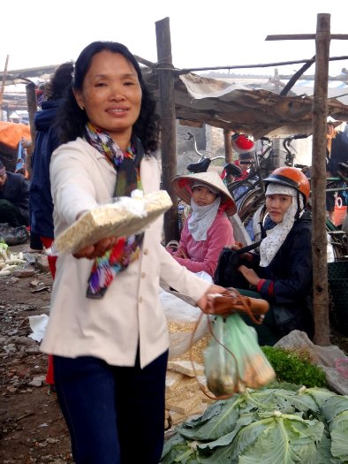 Au marché de Non Khe avec Madame Dan 