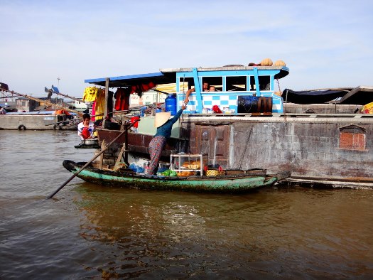 Marché flottant sur le delta du Mékong