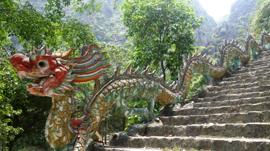 450 marches à la cave Mua