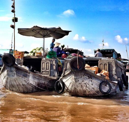 Le marché flottant au Delta du Mékong 