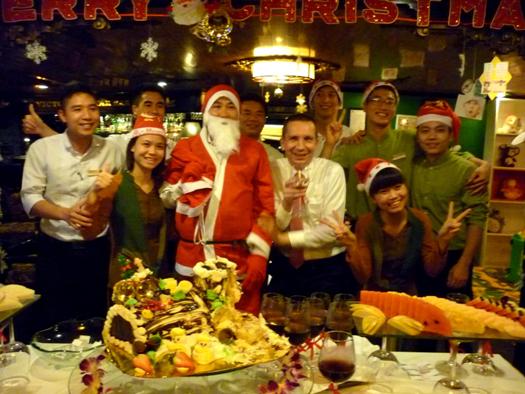 Équipe du bateau d'Halong 