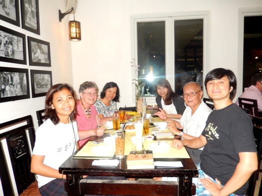 Notre rencontre avec la directrice et notre conseillère à Amica à Saigon 