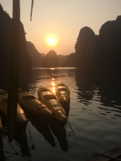 Coucher du soleil sur la baie d'Halong