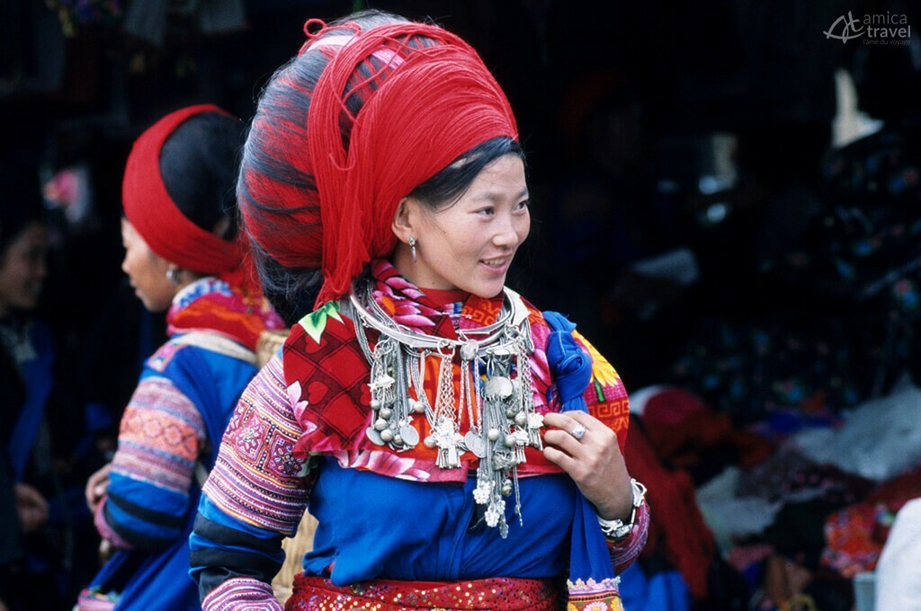 Femme Hmong rouge Sapa
