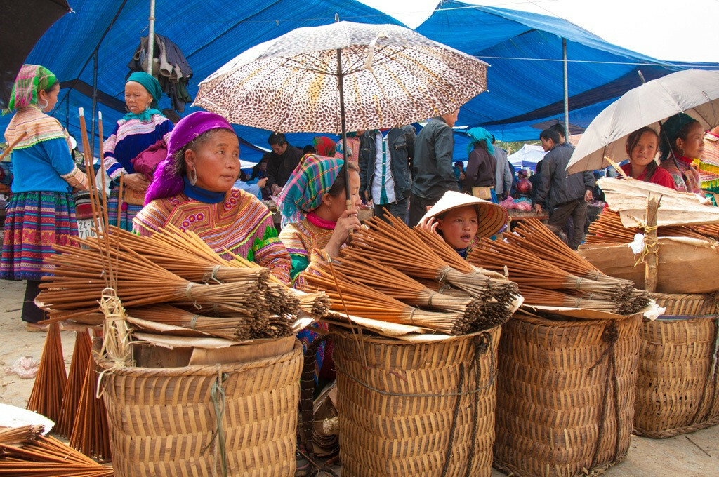 marche ethnique lao cai