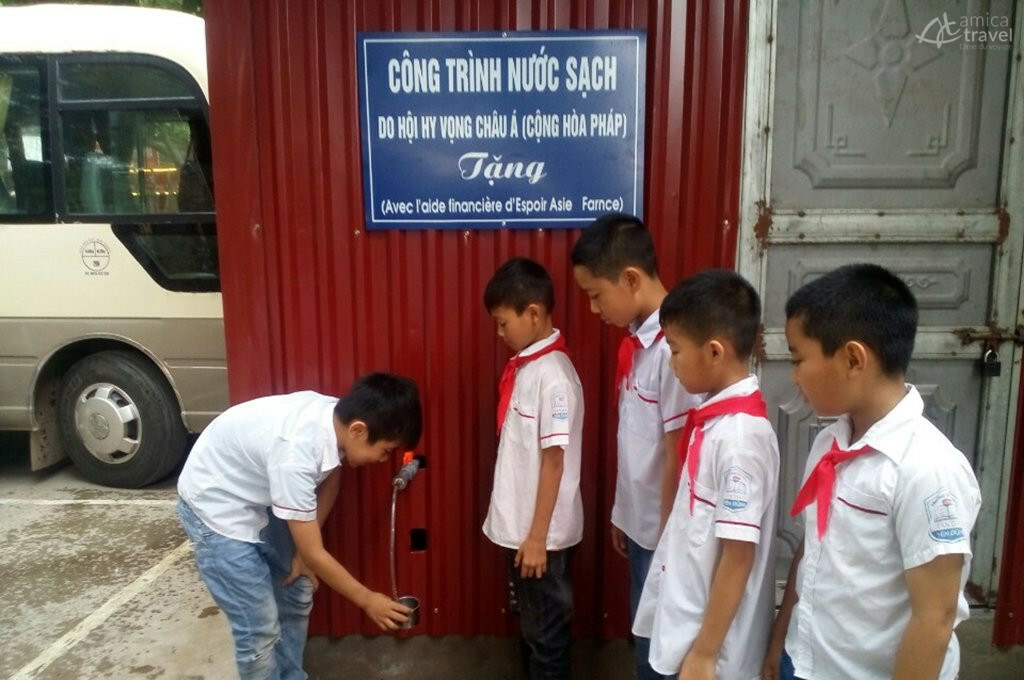 Les élèves peuvent boire de l'eau potable gratuitement eau potable gratuite