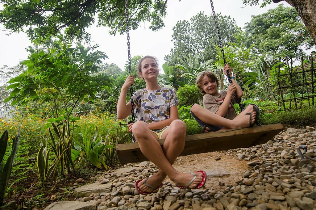 enfants tam coc garden vietnam