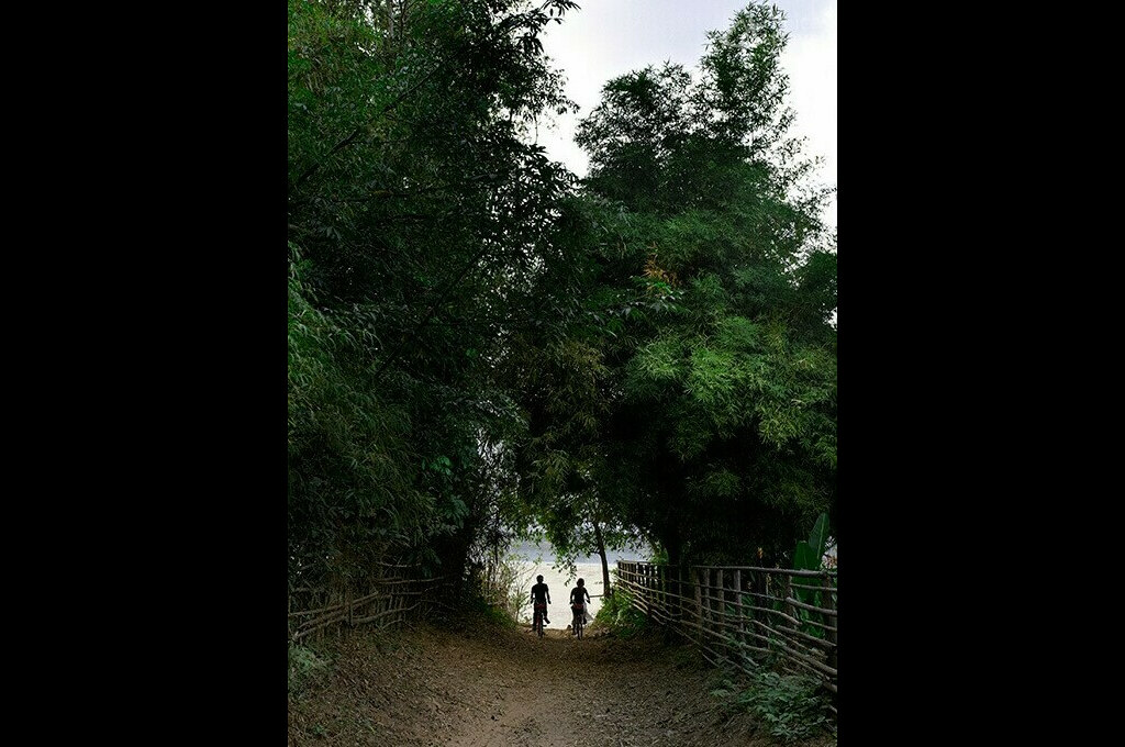Chemin vers la Folie Lodge chemin vers la folie lodge