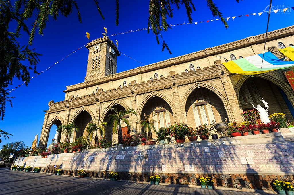 La cathédrale de Nha Trang cathedrale nha trang