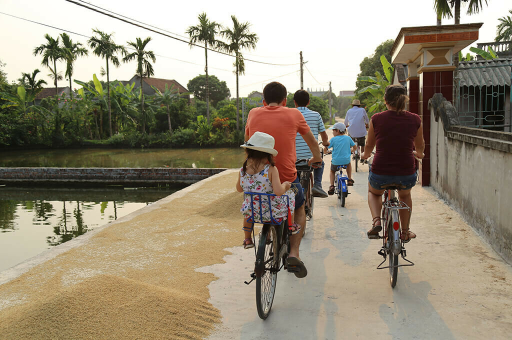 Faire du vélo à Tam Coc Ninh Binh Nord Vietnam