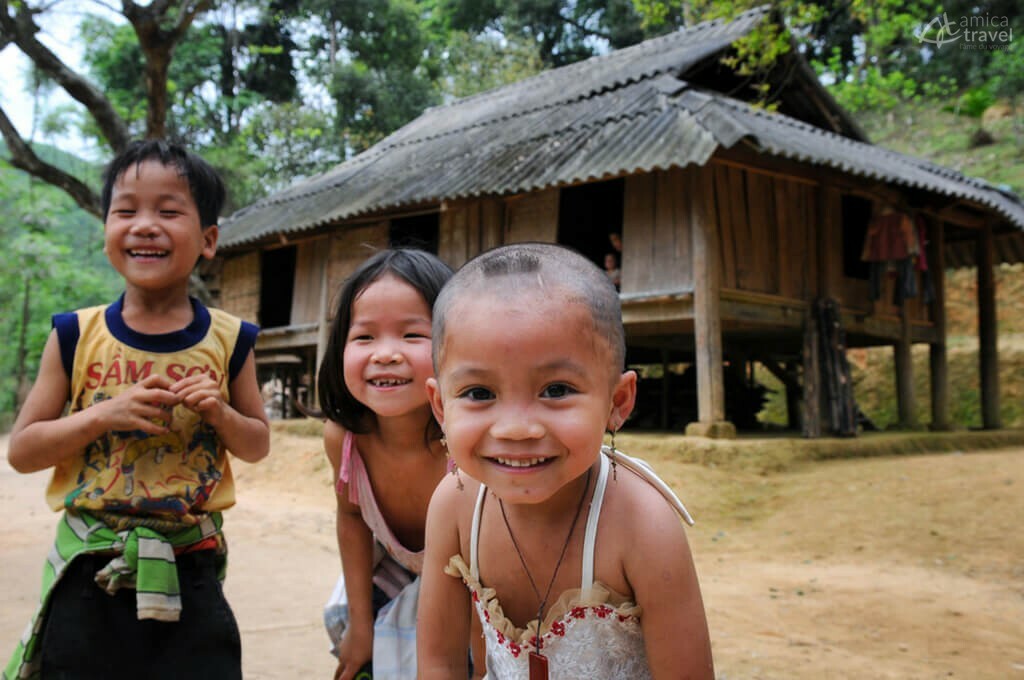 enfants Muong Hoa Binh