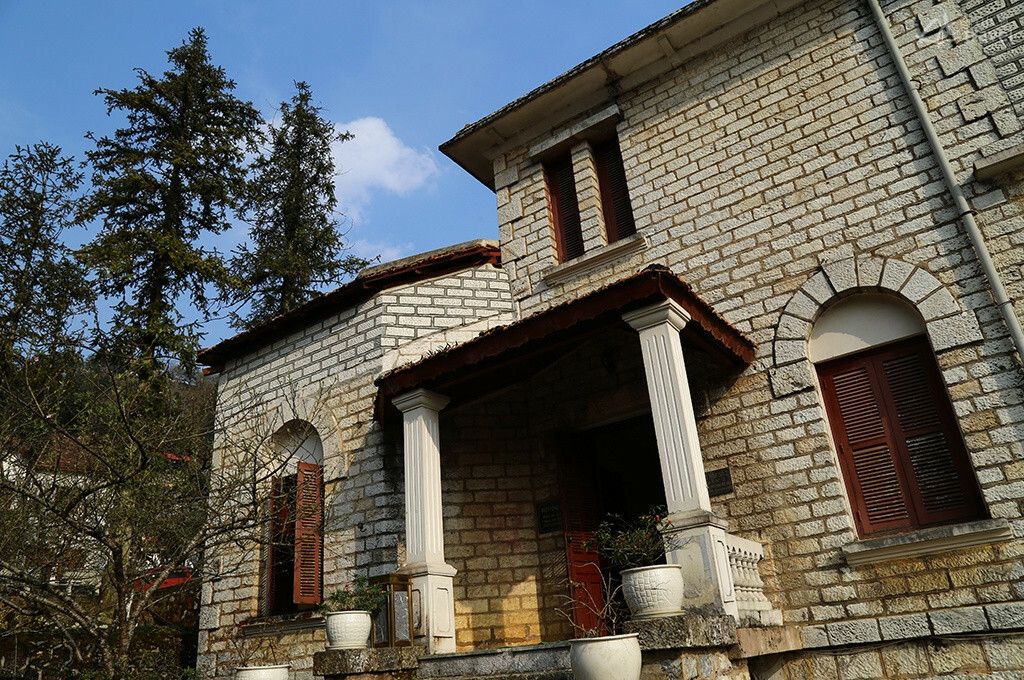 maison coloniale pierre sapa