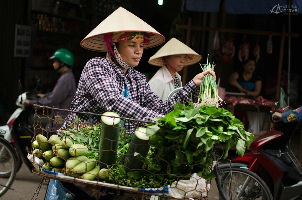 marché local Nghia Lo Nord Vietnam