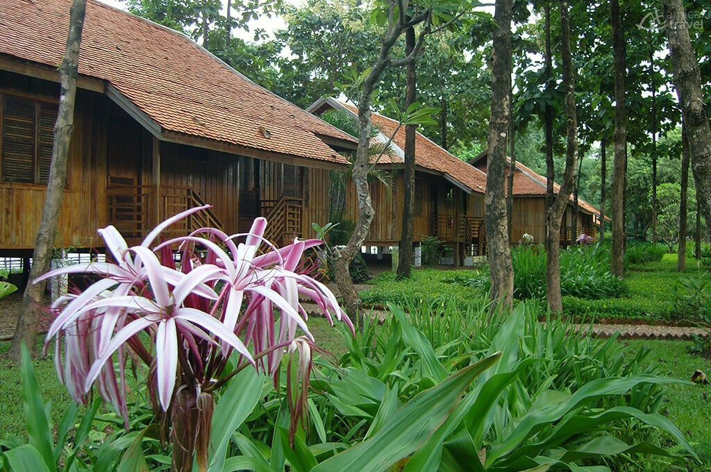 Bungalows de La Folie lodge bungalows la folie lodge