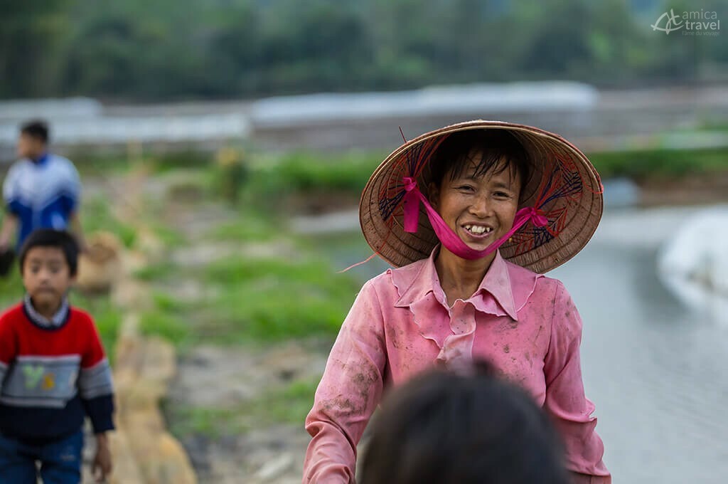 Femme de Tam Coc femme tam coc ninh binh vietnam