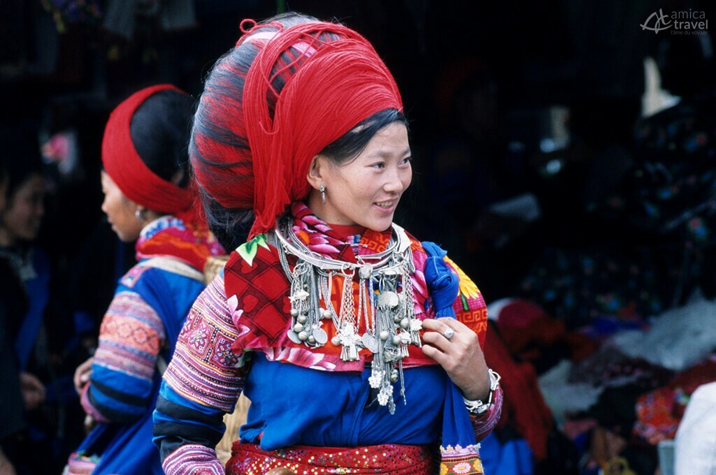 femme hmong rouge sapa vietnam