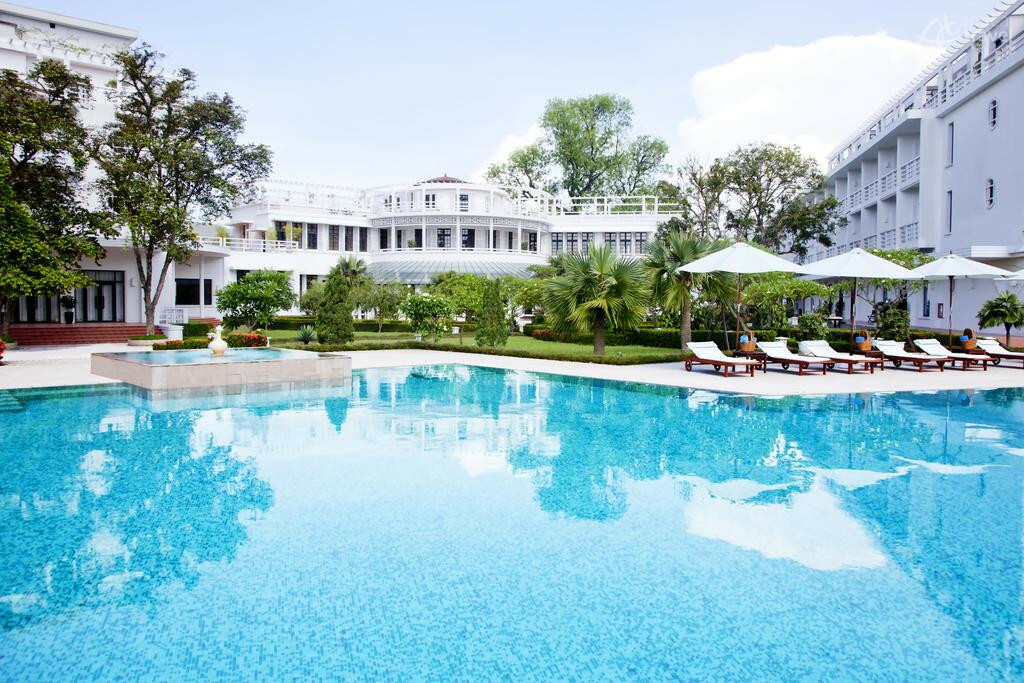 façade Azerai Residence Hue