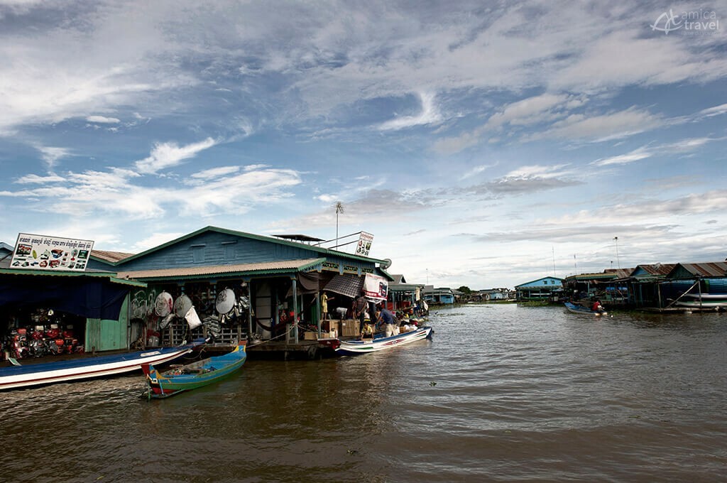 Village flottant à Tonlé Sap, Cambodge -