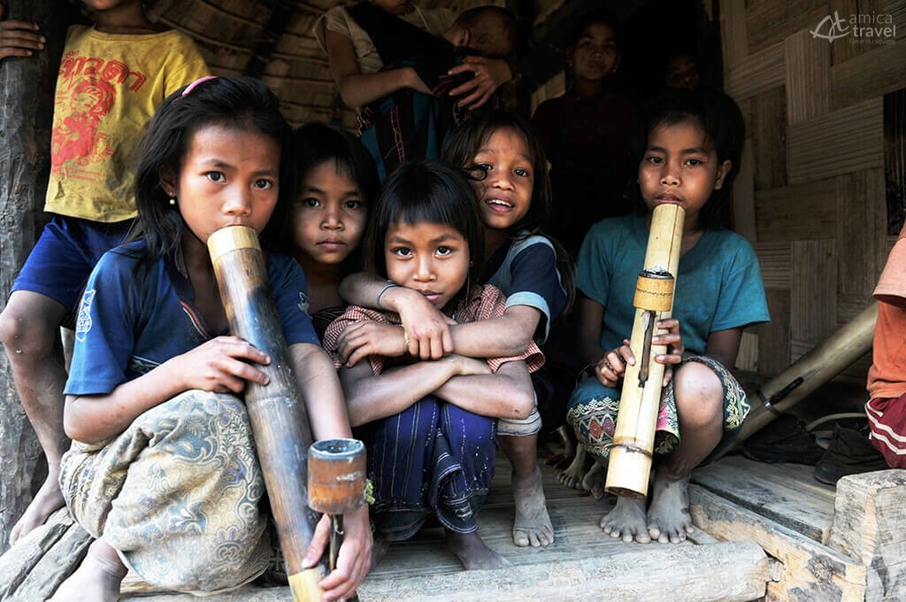 Enfants Katu au Sud Laos enfants katu laos
