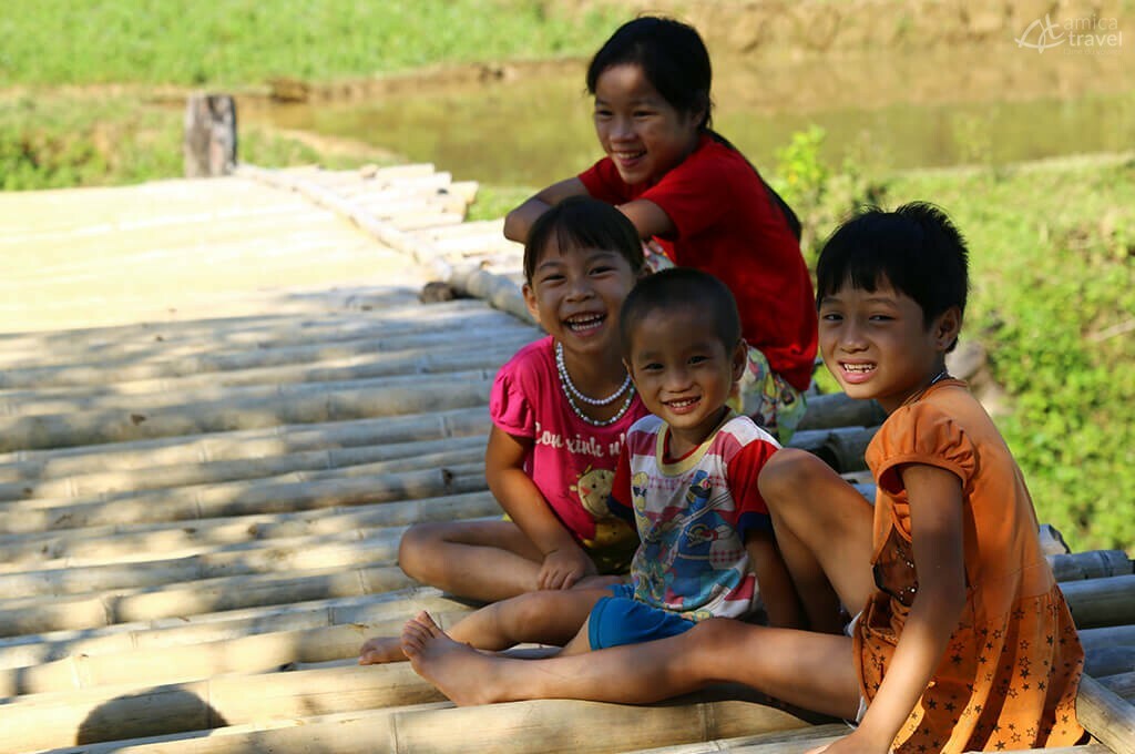 enfants Suoi Mu lodge Vietnam