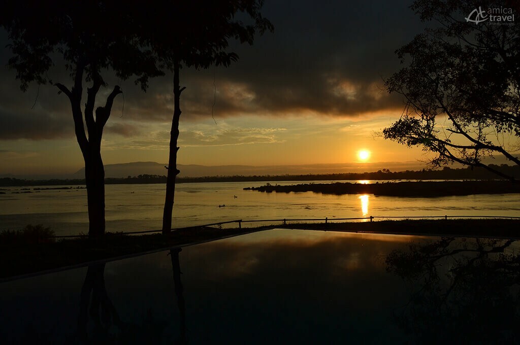 lever du soleil Mekong Laos