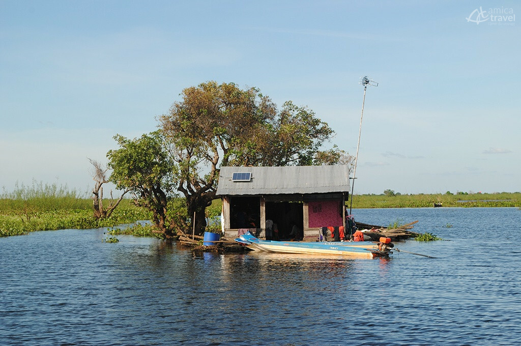 petite maison pecheurs flottante