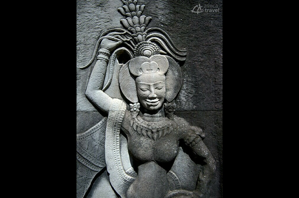 Apsaras sur les murs des temples khmers - Amica Travel Apsaras sur les murs des temples khmers du Cambodge -