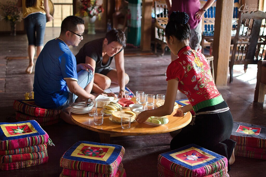 repas chez l'habitant Nghia Lo Nord Vietnam