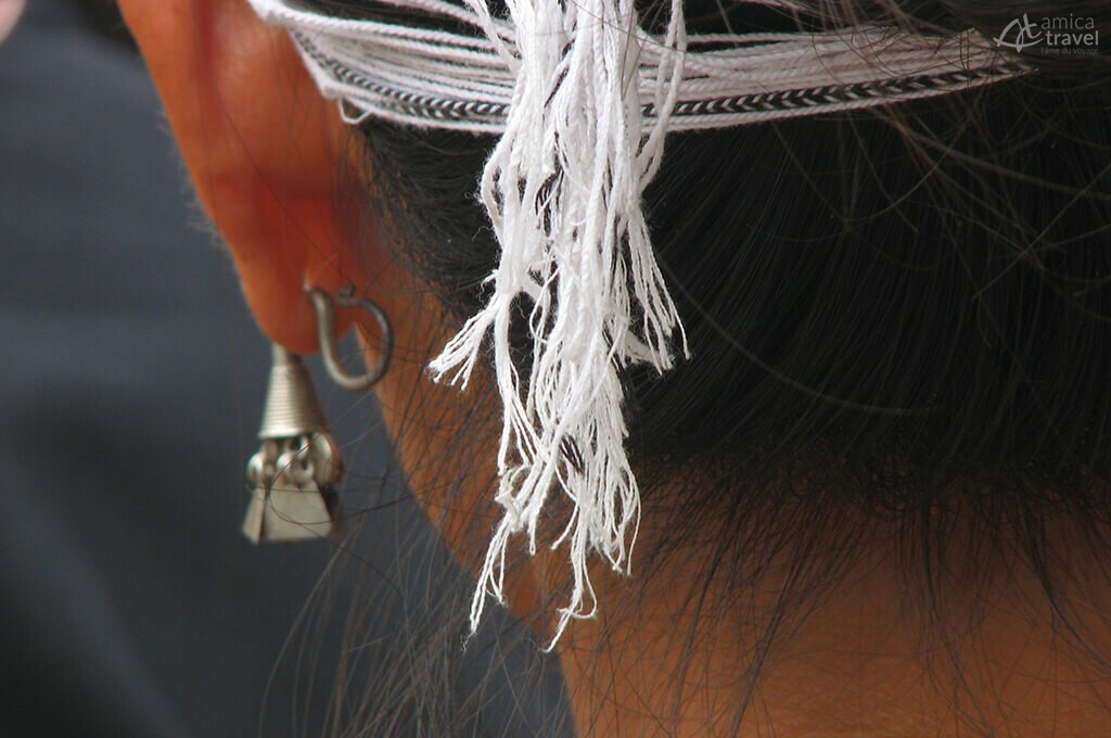 Boucle d'oreille d'une femme ethnique à Ha Giang boucle oreille femme ethnique ha giang