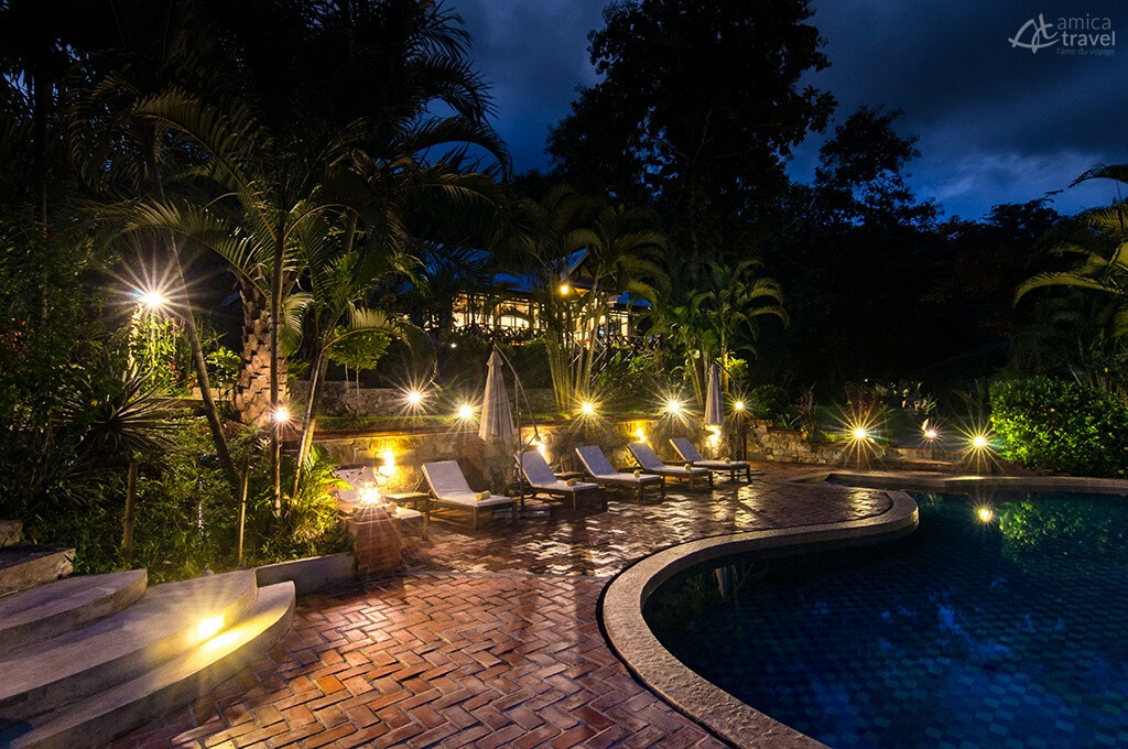 Quand la nuit tombe sur  Hilldside Lodge paysage nuit hillside resort